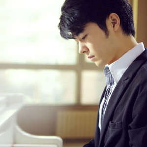 黑人扒开腿狂躁美女
